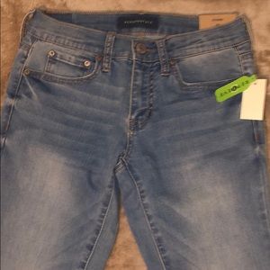 aeropostale light blue jeans. size-2R